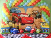 mesa decorada com arco