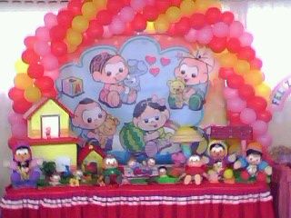 mesa decorada com arco