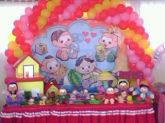 mesa decorada com arco
