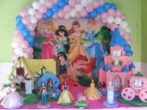 mesa decorada com arco